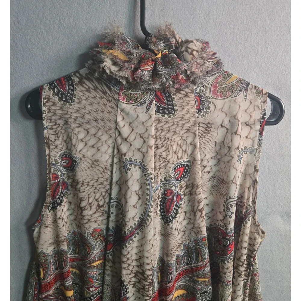 Womens Unique Paisley Print Sleeveless Blouse Ruffle Fringe Collar Tan Red Large